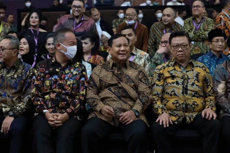 Hadiri Pelantikan Pengurus...