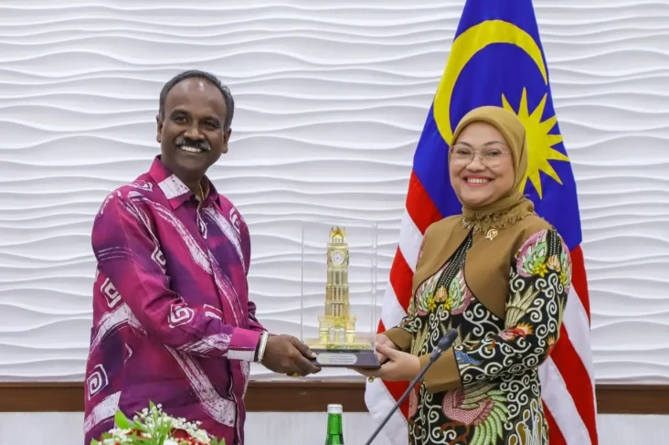 Bertemu Menteri SDM...