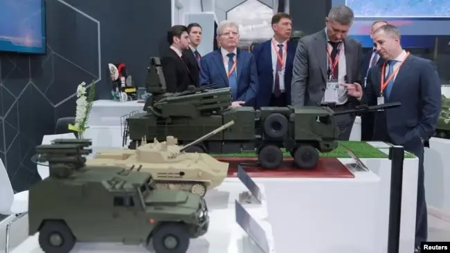 Rusia Pamer Senjata...