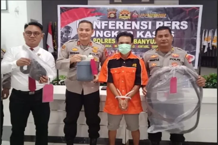 Polisi Ringkus Tersangka...