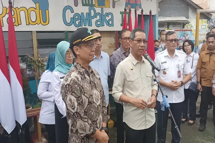 Sambangi Posyandu di...