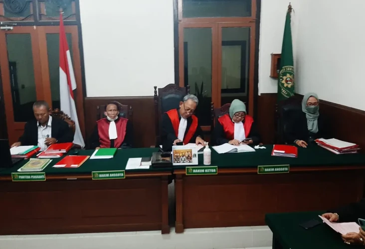 Pemukul Mahasiswa Pakai...