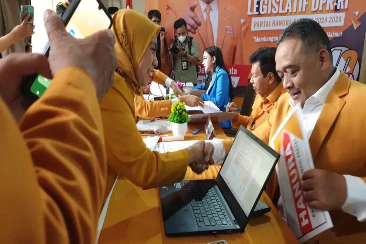 Didampingi Relawan,...