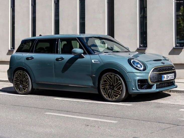 Mobil Wagon Mini Cooper...