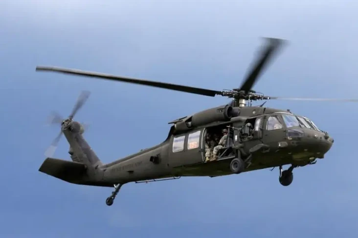 Spesifikasi UH-60 Black...