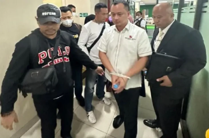 Polda Sulsel Tahan Helmut...