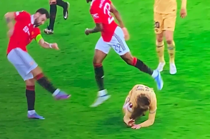 Insiden Bruno Fernandes...