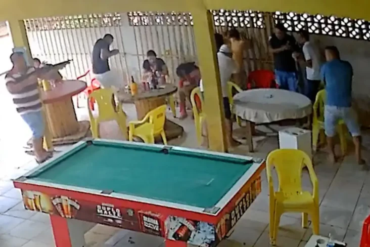 Sadis! Pria Brasil Bantai...