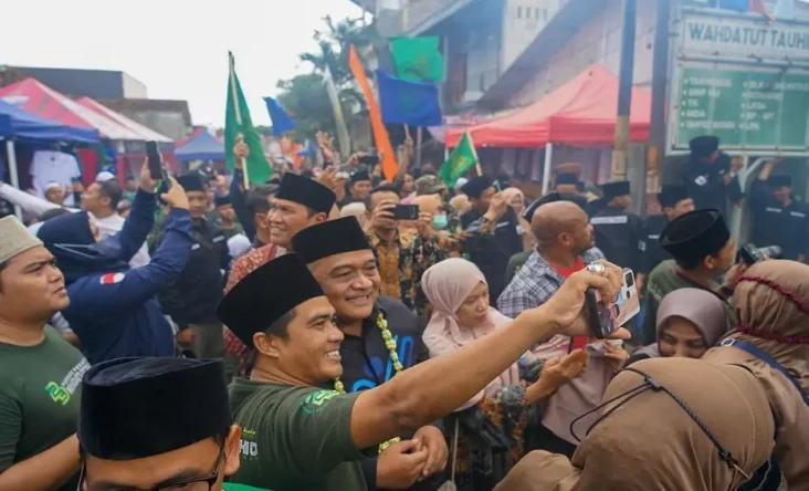 Turun ke Pesantren di...