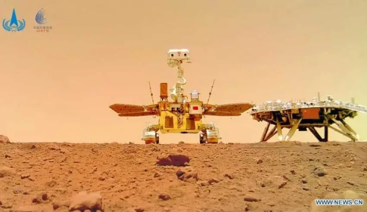 Penjelajah Mars Zhurong...
