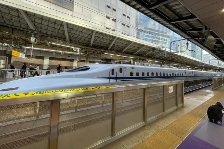 Sensasi Naik Shinkansen,...