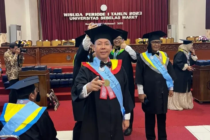 UNS Wisuda 1.531 Mahasiswa,...
