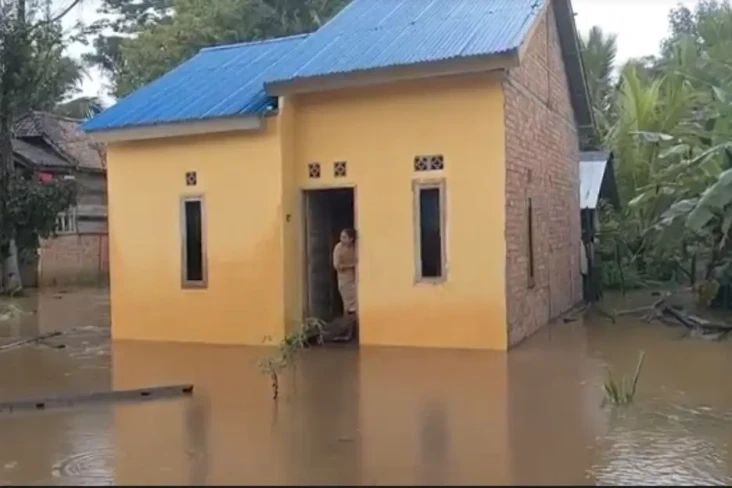 Banjir Rendam Puluhan...
