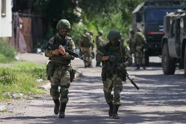 Menlu Inggris: 800 Tentara...