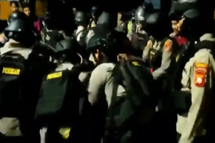 Mencekam! 5 Orang Disandera...