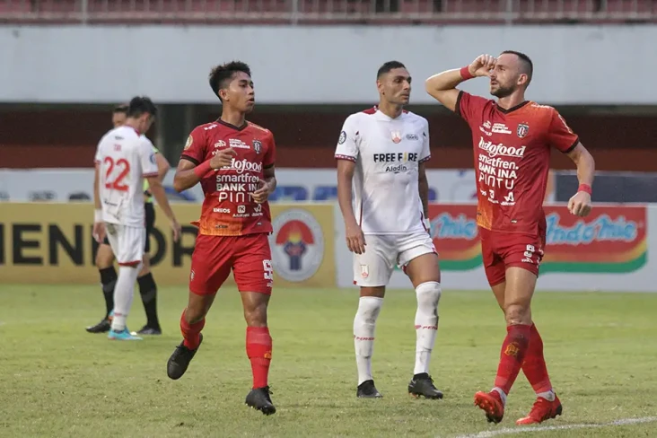 Hasil Bali United vs...