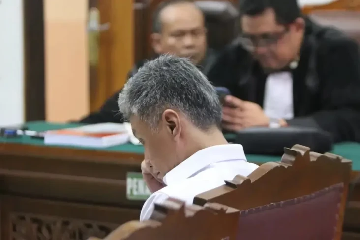 Hendra Kurniawan dan...