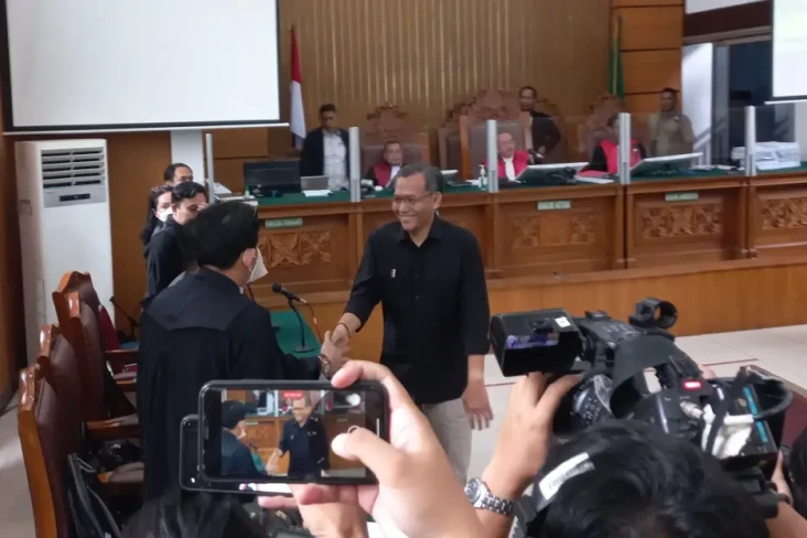 Divonis 2 Tahun Penjara,...