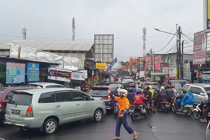 Macet Horor Terjadi...
