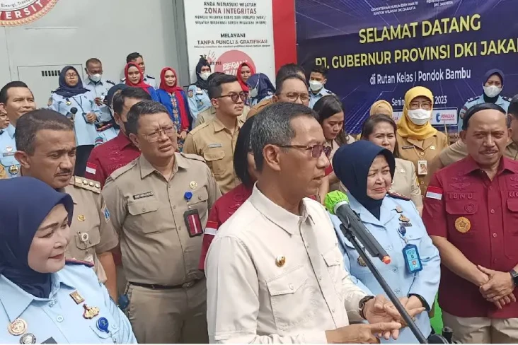 Banjir Jakarta Meluas,...