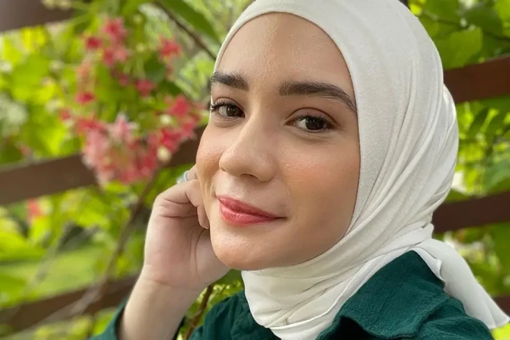 Putri Anne Geram Rumahnya...