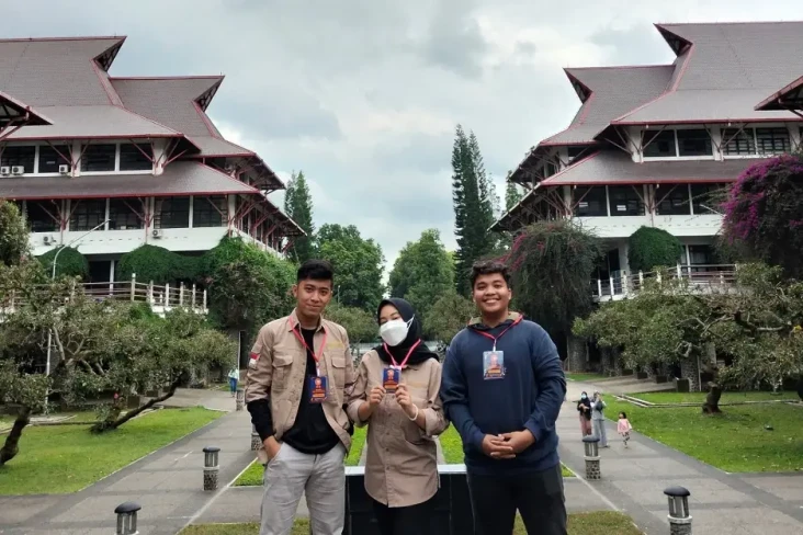 Singkirkan ITB dan UI,...