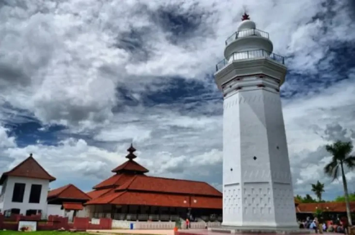Berusaha Padamkan Dakwah...