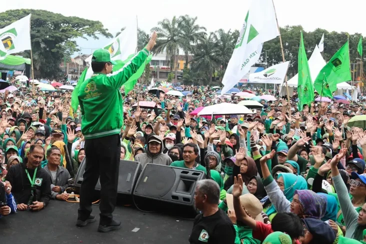 Hadiri Harlah ke-50...