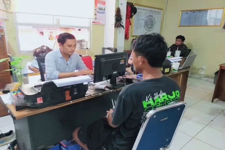Gerebek Rumah Pengedar...