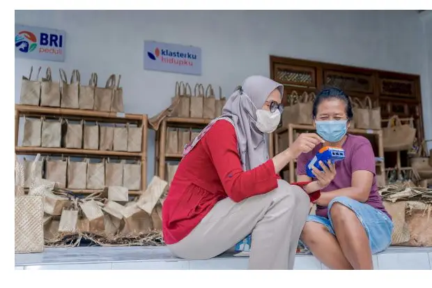 Memberi Makna Indonesia,...