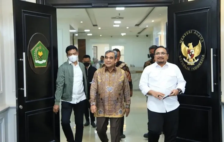 Bertemu Sekjen Gerindra,...