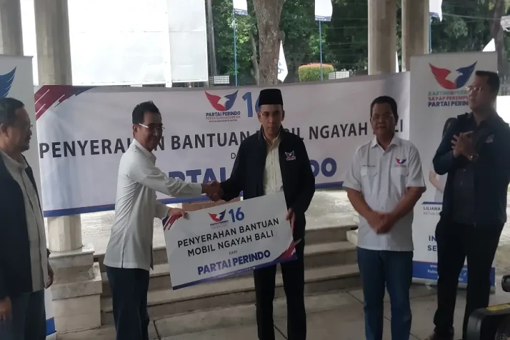 TGB Kembali Serahkan...