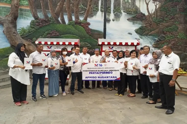 Partai Perindo Bantu...