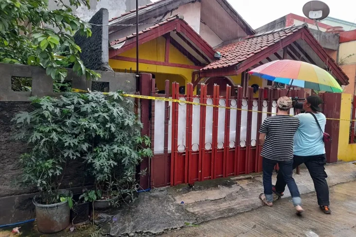 Diberi Police Line,...