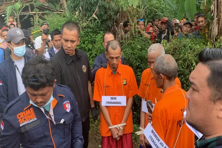 Rekonstruksi Pembunuhan...