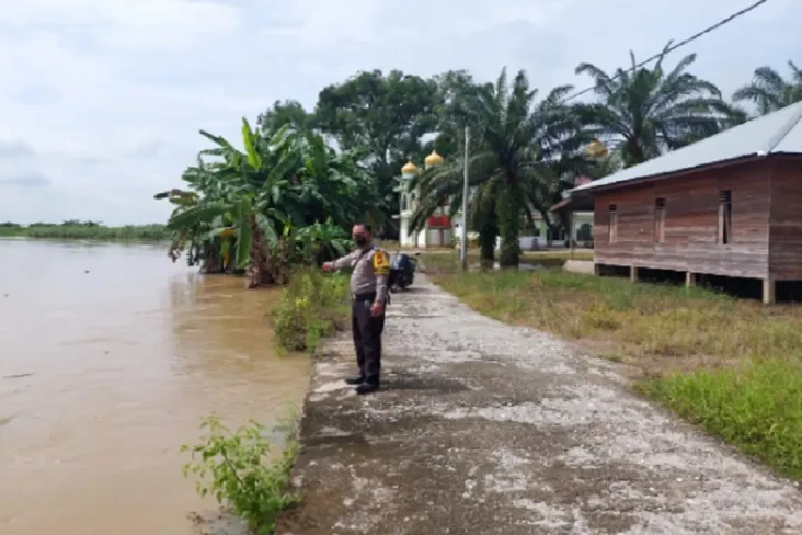 Miris! Rumah dan Jembatan...
