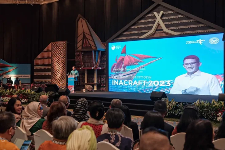 Wakili Presiden Buka...
