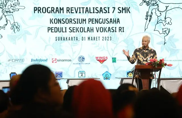 Resmikan Tujuh Revitalisasi...