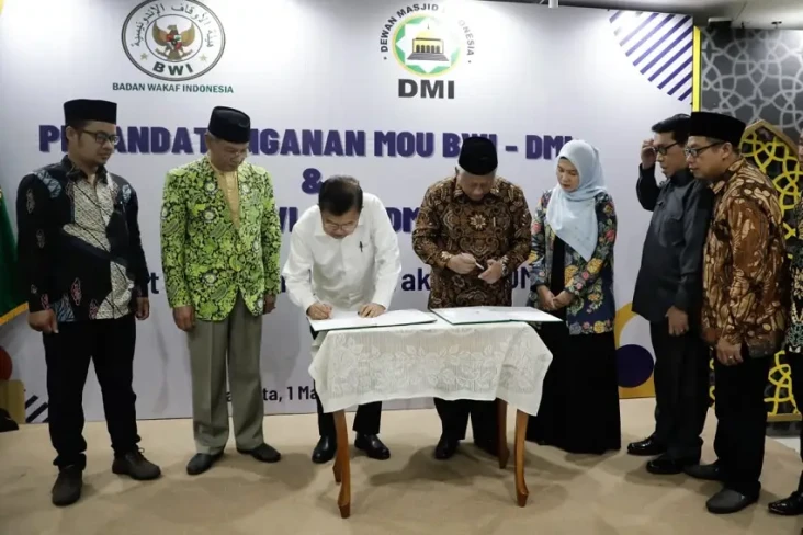 JK dan M Nuh Teken MoU,...
