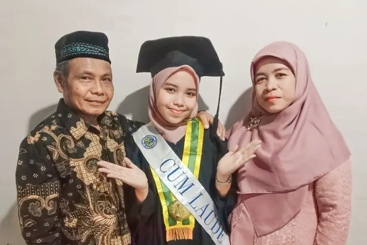 Putri Guru TK Ini Bikin...
