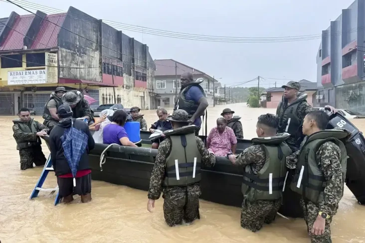 Banjir Landa Malaysia,...