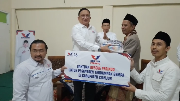 Kunjungi Pesantren Darul...