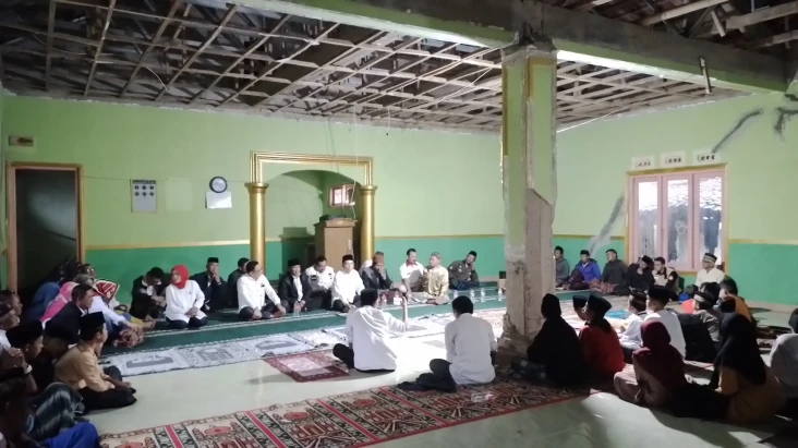 Bantu Korban Gempa Cianjur,...