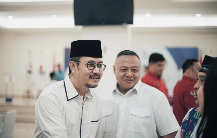 Hadiri Pelantikan Pengurus...
