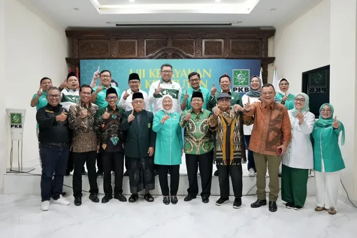 AS Hikam hingga Akhmad...