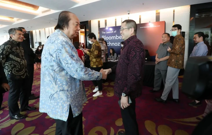 Intip Kebersamaan Hary...