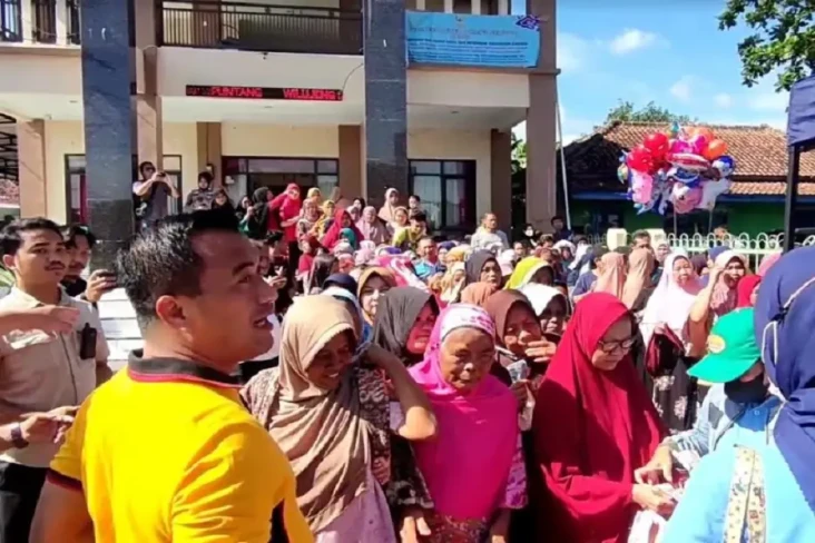 Emak-emak di Cirebon...