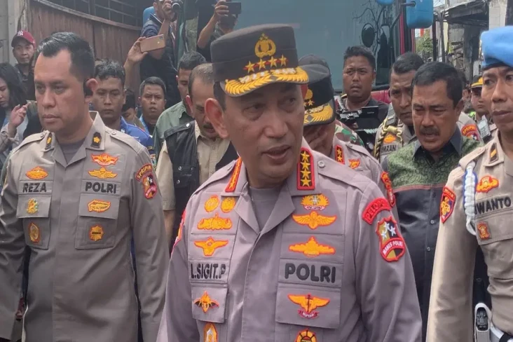 Kapolri Kerahkan Tim...