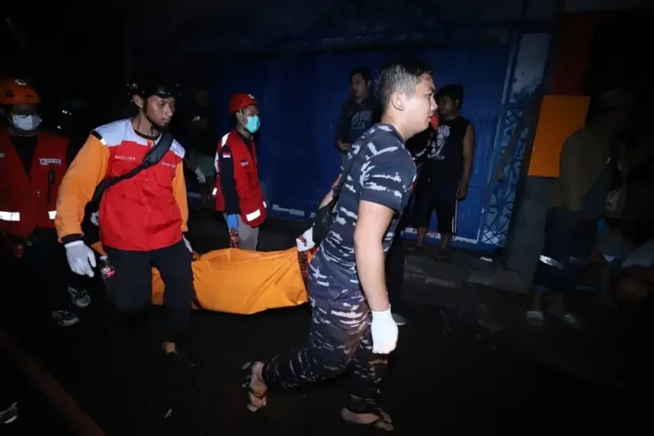 Ketua RW Tanah Merah:...