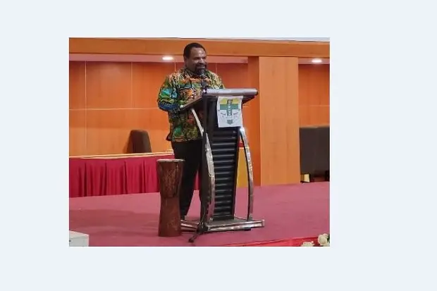 Tokoh Muda Papua Elpius...